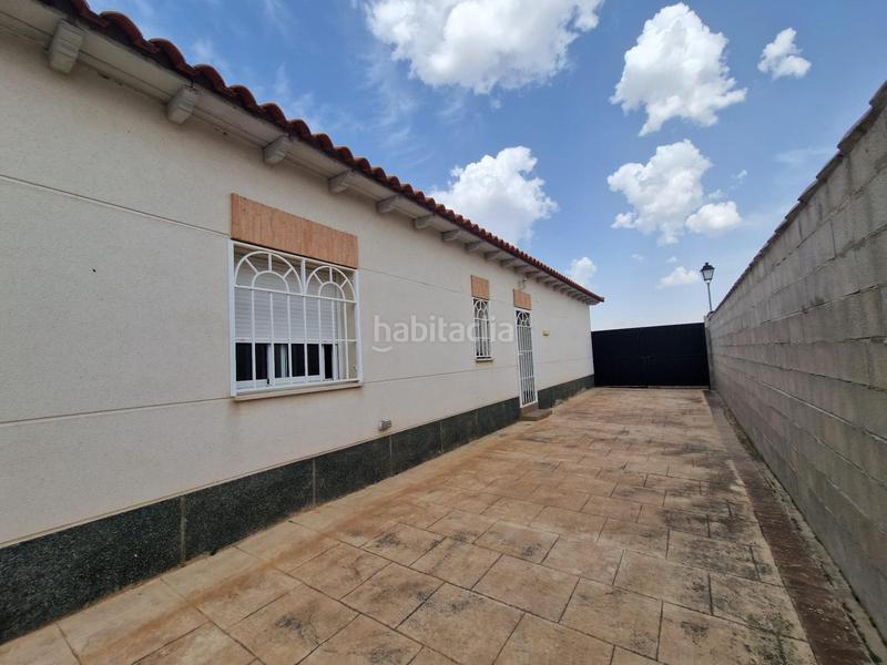 Foto b8f216ff-de85-4a02-b76c-1b40fc957279. Casa aparellada amb calefacció aparcament piscina a Carmena