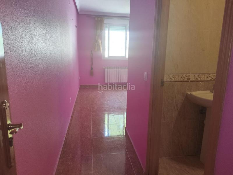 Foto 662abbe0-b0b8-472f-9628-ba499943066c. Casa adossada amb calefacció aparcament a Las Lomas Seseña