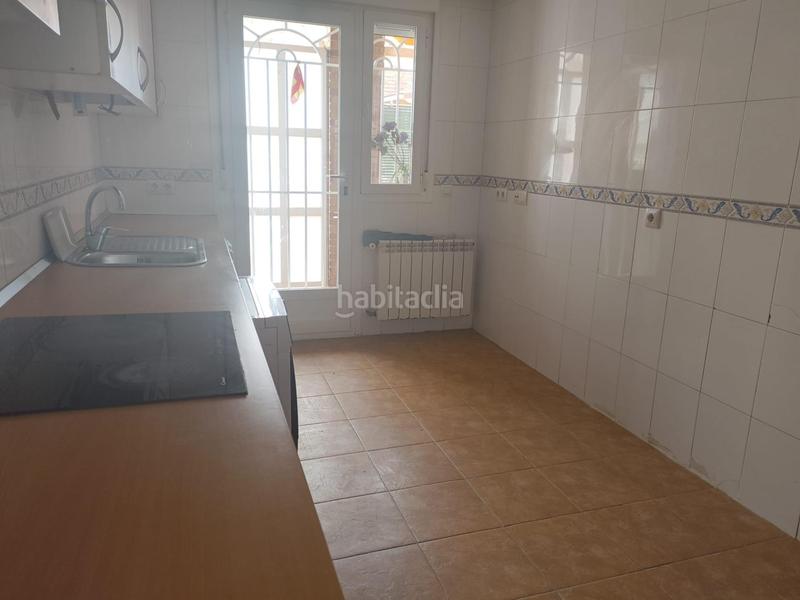 Foto d2acae07-04a3-4864-9025-437be713f5bd. Casa adossada amb calefacció aparcament a Las Lomas Seseña