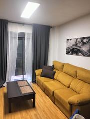 Rez-de-chaussée à Cedillo del Condado. Aoc vende bajo con patio, 2hab, 2baños garaje y trastero