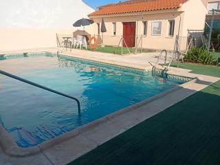 Casa adossada a Quismondo. Aoc vende adosado,3hab,2baños,garaje ,patio,y piscina comunitari