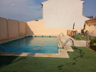 Casa a schiera en Quismondo. Aoc vende adosado,3hab,2baos,garaje ,patio,y piscina comunitari