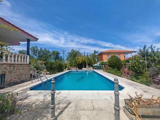 Xalet a Viso de San Juan (El). Aoc vende chalet independiente, 5 dormitorios, 2 baños, piscina