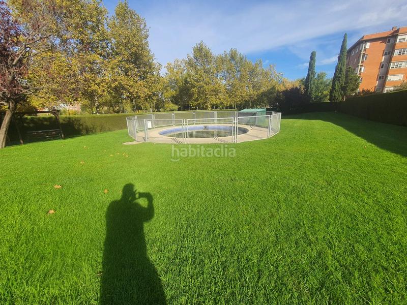 Foto 3757244f-1335-404b-92e1-ffbafd1948e7. Rez-de-chaussée avec chauffage parking piscine dans Fuenlabrada