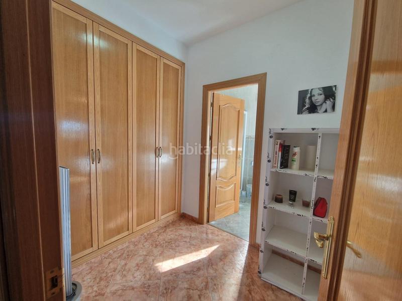 Foto 76981edf-02cd-4f4a-8ac7-8a15e20ee6df. Chalet con riscaldamento parcheggio piscina in Álamo (El)