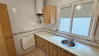 Appartamento en Carmena. Aoc vende piso, 2hab, bao con terraza