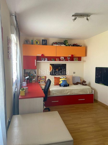 Foto 1458e635-4bbd-4dd1-9ac8-ac4e6b64b004. Casa aparellada amb aparcament piscina a Méntrida