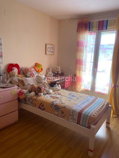 Foto 176e1ac8-74f5-41bb-9185-4cec95e27ae8. Casa aparellada amb aparcament piscina a Méntrida