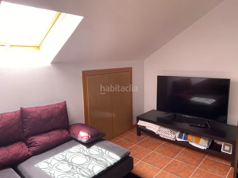 Foto 1b38c742-ea5b-4bd1-a3bf-0bf6f8f9642e. Casa aparellada amb aparcament piscina a Méntrida