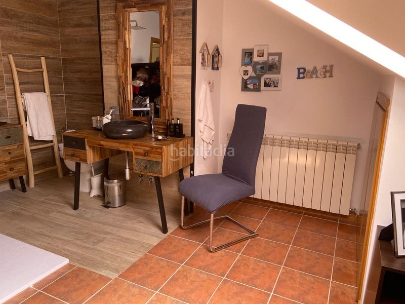 Foto 363b2d0d-fb35-41dd-b641-6f6481d530dd. Casa aparellada amb aparcament piscina a Méntrida