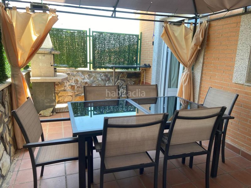 Foto 94172648-2620-4afa-a36c-2a8b6ab980df. Casa aparellada amb aparcament piscina a Méntrida