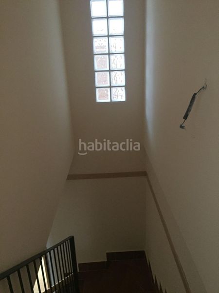 Foto a0a0768f-9b56-4465-8ad8-bf2653a5b277. Casa aparellada amb aparcament piscina a Méntrida