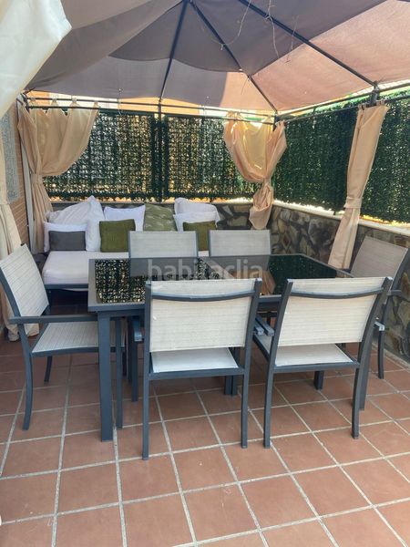 Foto b4512fb7-dbd7-4318-90b1-e9864f9a869e. Casa aparellada amb aparcament piscina a Méntrida