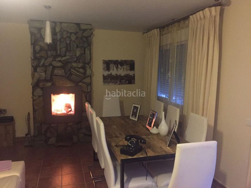 Foto e506788c-bd8b-437b-952d-19ca665d0ea2. Casa aparellada amb aparcament piscina a Méntrida