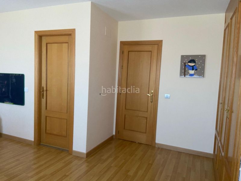 Foto eb74b3fb-0c66-4934-a511-7b16759fbcf7. Casa aparellada amb aparcament piscina a Méntrida