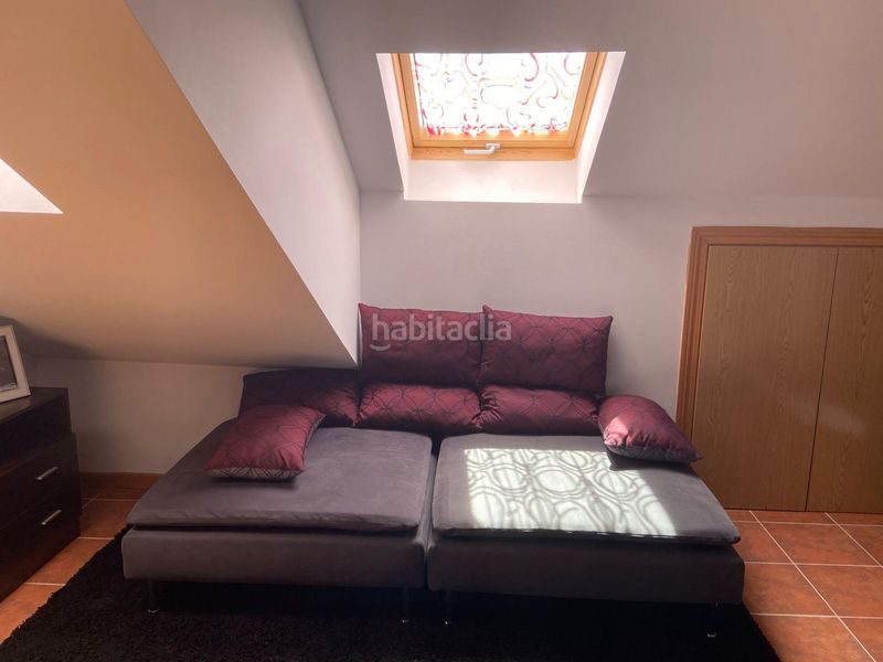 Foto f0ffe7d1-c2b9-4c97-99fb-e38c40914c0a. Casa aparellada amb aparcament piscina a Méntrida