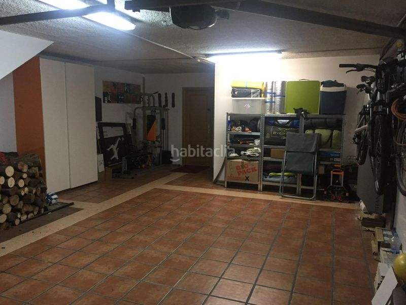 Foto fac870a3-0bb3-43e8-8cd1-c188a0ad42a3. Casa aparellada amb aparcament piscina a Méntrida