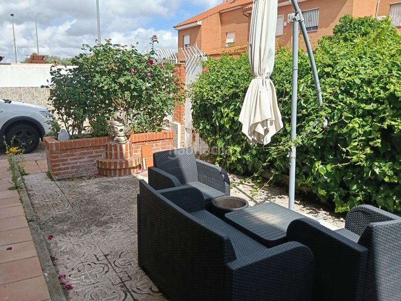 Foto 01caf33b-0005-40a6-a300-0bec7e27aae2. Casa adossada amb calefacció a Cedillo del Condado