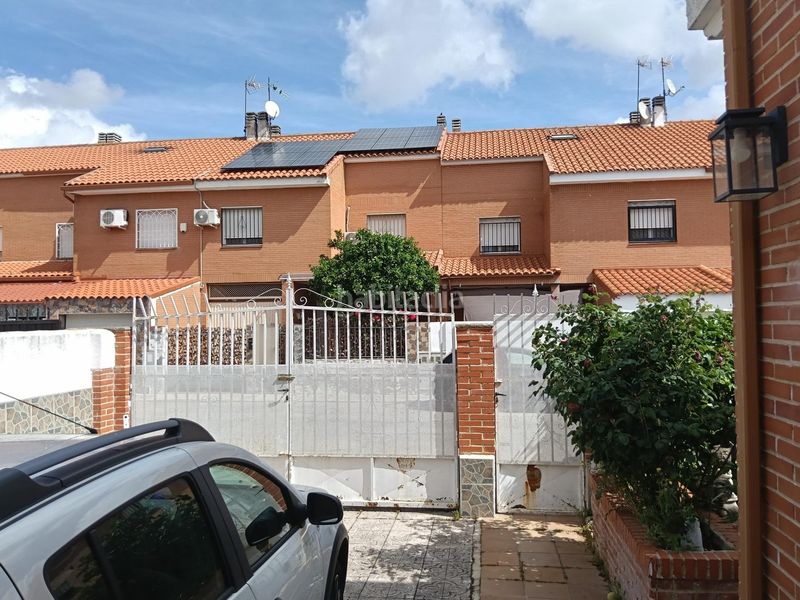 Foto d27100fd-4b04-4171-a63b-c80af7190651. Casa adossada amb calefacció a Cedillo del Condado