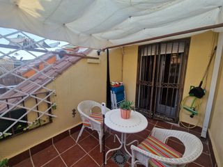 Dachwohnung in Yuncos. Aoc vende duplex en yuncos 3hab, vestidor, 2 baños ,terraza,gara