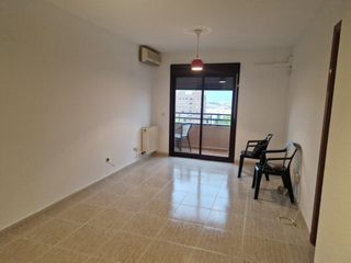 Flat in Norte-Universidad. Aoc vende expectacular piso de 3 habitaciones, garaje y piscina,