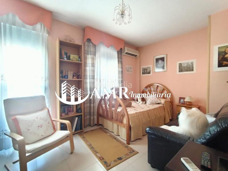 Foto 28fa1180-a966-4c5f-bc93-a0fa0d737785. Casa adossada amb calefacció aparcament a Las Américas Parla