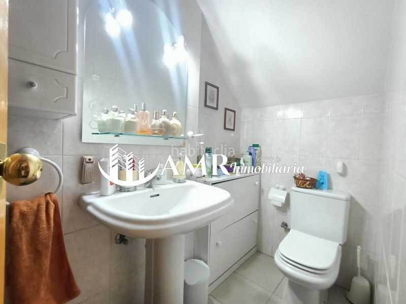 Foto fef0386a-845f-495f-8a55-3bc41a00c9c9. Casa adossada amb calefacció aparcament a Las Américas Parla