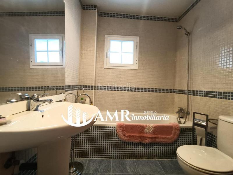 Foto d8f5d2ed-9800-49b4-9f18-b642d3c9ee7f. Casa con riscaldamento parcheggio in Torrecastillo Seseña