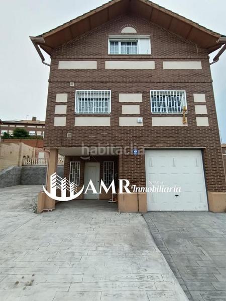 Foto a0c0d11a-ea93-4c36-b5af-53c7af4fa8e1. House with heating parking in Torrecastillo Seseña