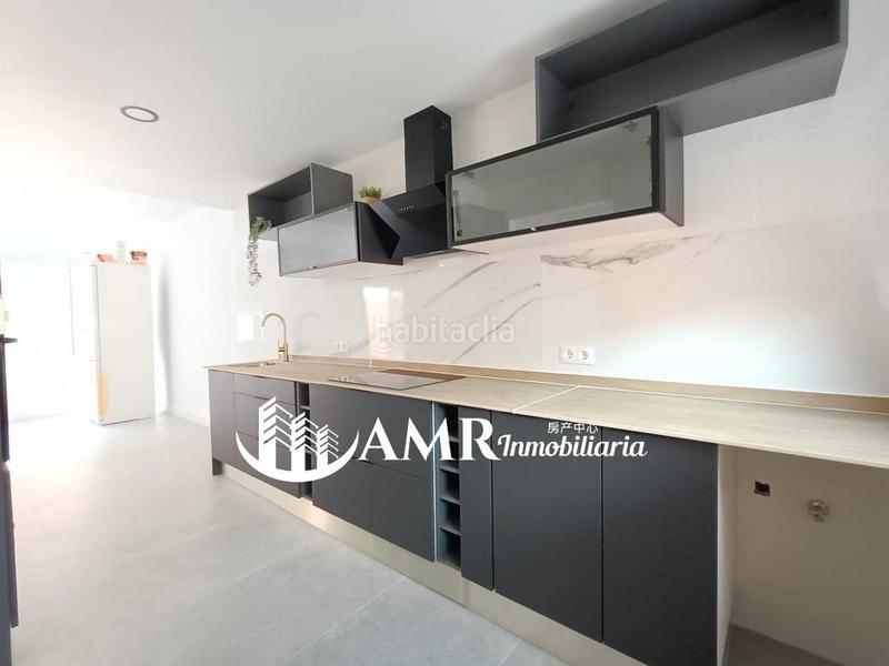 Foto 0c7c9f6f-a5a0-4bd5-acfa-8c9ad84943cf. Semi detached house with heating parking in Yuncos