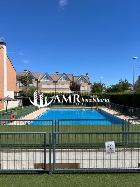 Foto be92c563-3e5a-42be-a9bd-8ba8713e6099. Casa adosada en Hispanoamérica-Comunidades Valdemoro
