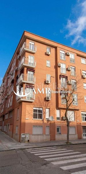 Foto 7bdb510b-6e23-4ab3-b0bf-170c4a1e5dc8. Piso en Hispanoamérica-Comunidades Valdemoro