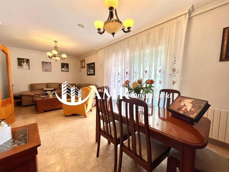 Foto edc1a96c-6eca-4ebf-b8db-3cad8d149396. Casa adossada amb calefacció aparcament piscina a Casarrubuelos