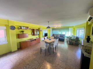 Rent House  118. Chalet en calle 118 masias