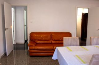 Alquiler Piso  Del port. Piso disponible en av del puerto