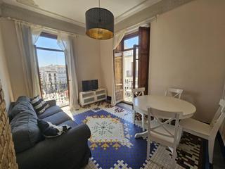 Rent Flat  Carrer de la corona. Stylish student apartment in el carmen