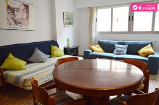 Alquiler Piso en Carrer del serpis 40. Piso disponible en carrer del serpis