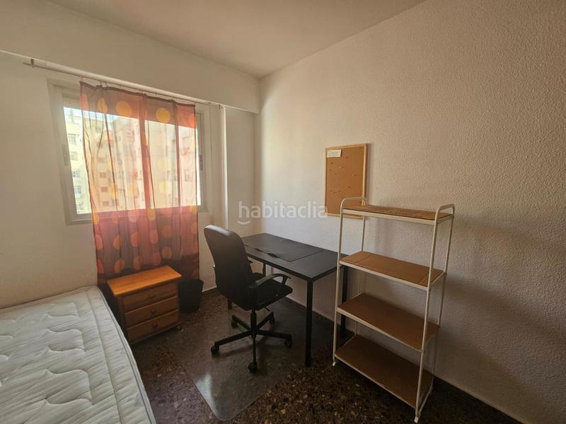 Foto ec2c5334-f152-4496-8512-987d856cf3c9. Alquiler piso en La Bega Baixa - Plaza Xúquer Valencia