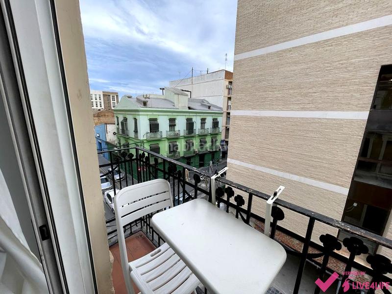 Foto ee704d48-bb36-4ac8-a45f-8902d2b08e57. Location studio dans El Cabanyal-El Canyamelar Valencia