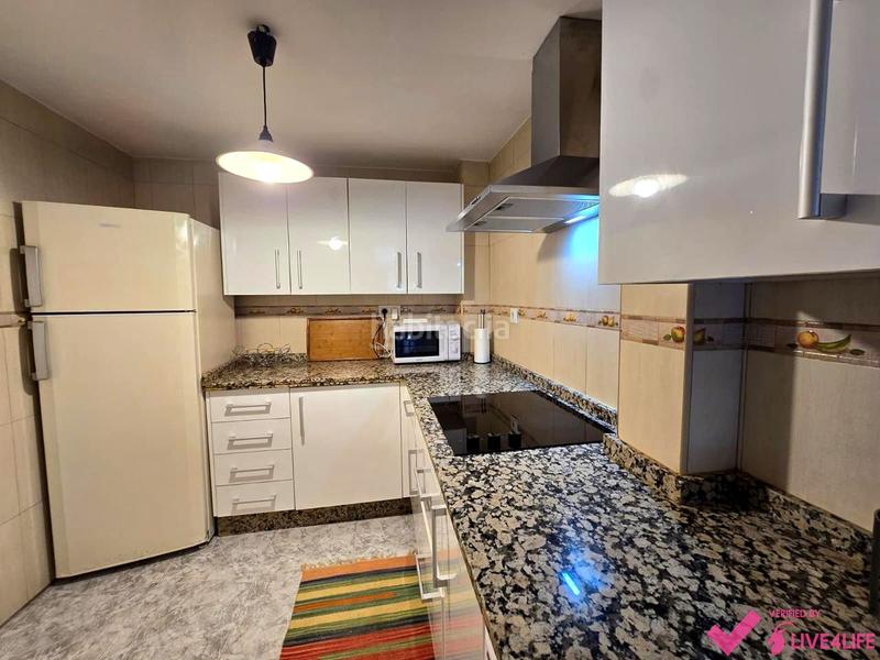 Foto e92a61f0-7953-4742-ad42-e88e45e83c1f. Location appartement dans El Torrejón - El Cerezo Sevilla