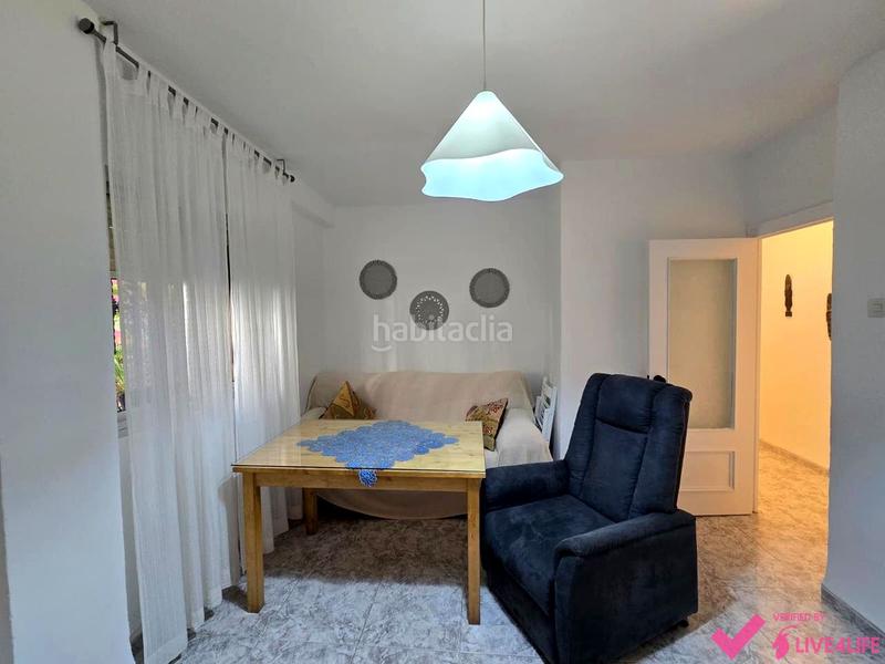 Foto 31d7d9c1-7270-4e31-9fd7-cf30a647eee4. Rent flat in El Torrejón - El Cerezo Sevilla