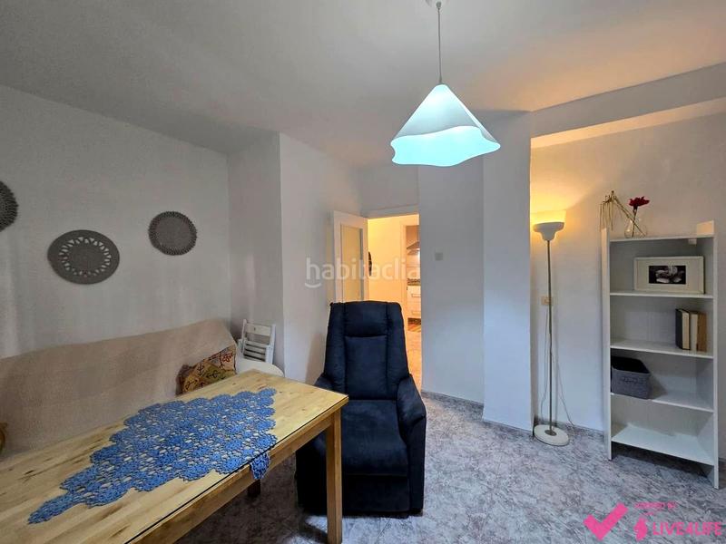 Foto 437306f9-72c0-49e5-95de-57cd873af953. Rent flat in El Torrejón - El Cerezo Sevilla