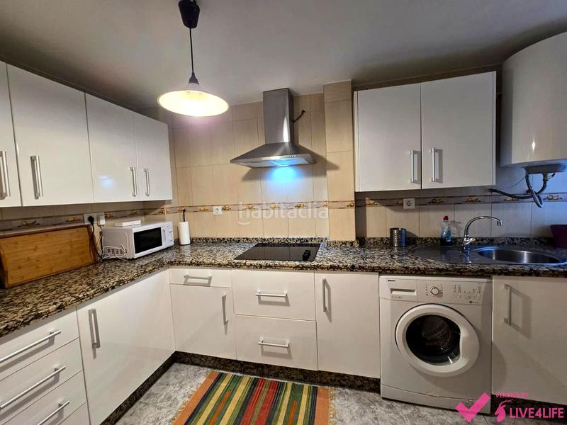 Foto d3059ece-fccd-4879-80f9-202a05e54e57. Rent flat in El Torrejón - El Cerezo Sevilla