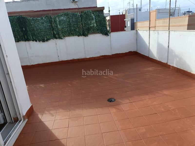 Foto 60a9aa9f-ee8a-49db-8430-18f2bc3f890b. Rent flat with parking in Torrefiel Valencia