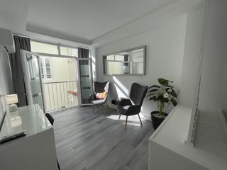 Location Studio  De fra joan de monzó