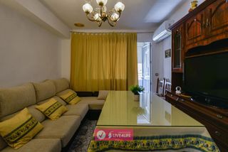 Lloguer Pis  Calle fausto. Piso luminoso de 3 habitaciones ideal para estudiantes en sevill