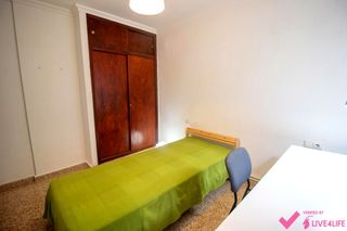 Location Appartement  Calle del poeta durán i tortajada. Habitación carrer del poeta durán i tortajada, 30