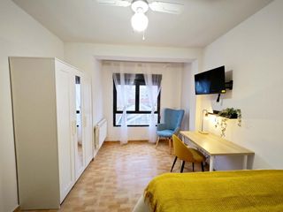 Miete Etagenwohnung  Calle miguel de unamuno. Piso de 4 habitaciones junto estación de tren