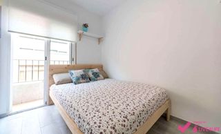Rent Flat  De la indústria. Piso en calle industria 25 curso 2526