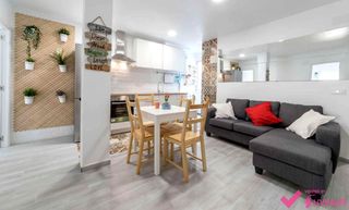Flat in de la Indústria